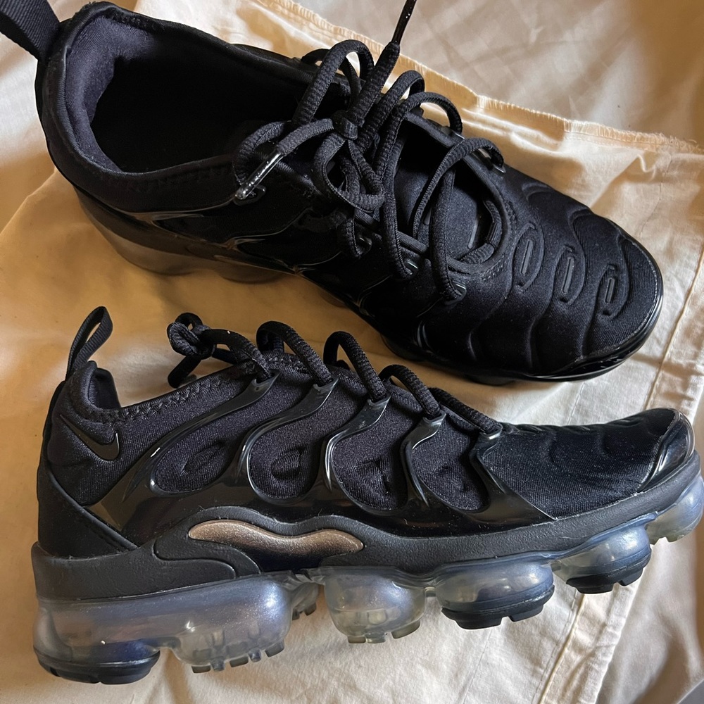 Nike Air VaporMax Plus women’s 8.5